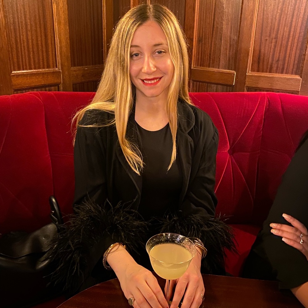 Meet your Posher, Alexandra